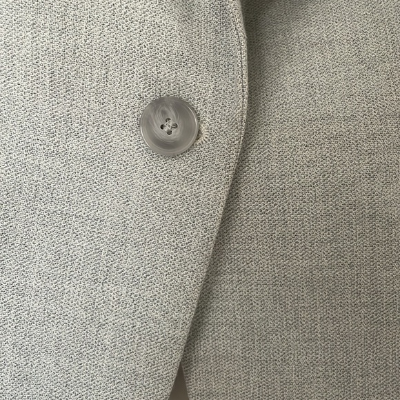 Classic H&M light grey tweed/twill blazer, size 10 - Picture 3 of 5